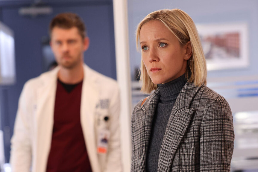 Dr. Mitch Ripley (Luke Mitchell) and Dr. Hannah Asher (Jessy Schram) appear in Season 9 Episode 1 of Chicago Med