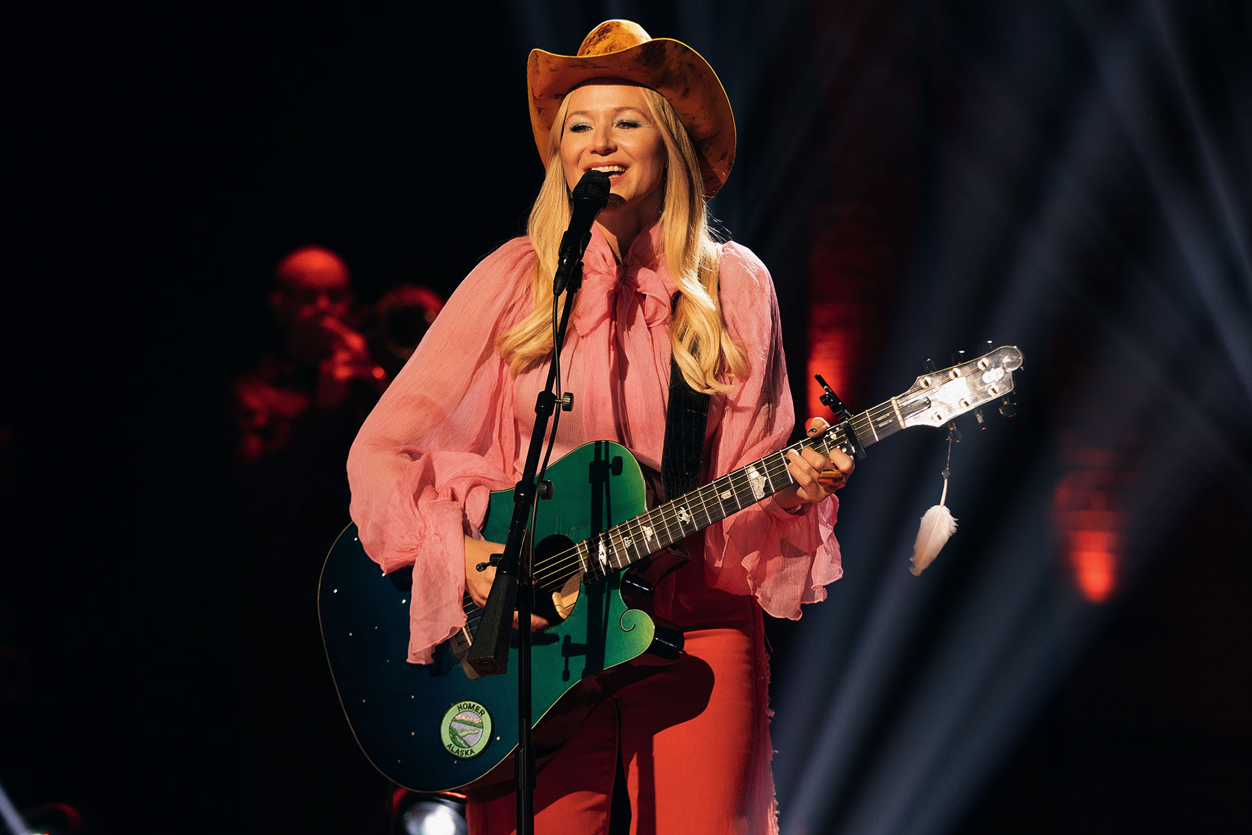 Jewel Performing On The Kelly Clarkson Show