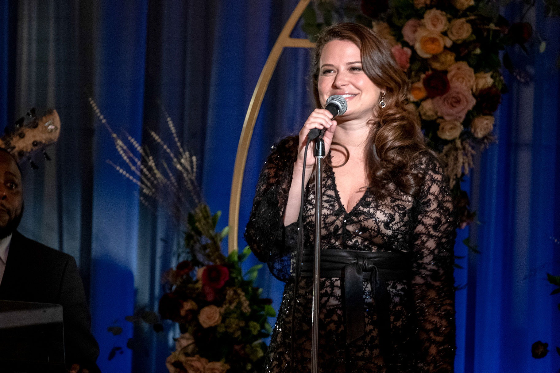 Katie Lowes as Arielle, Singing At Kate's Wedding