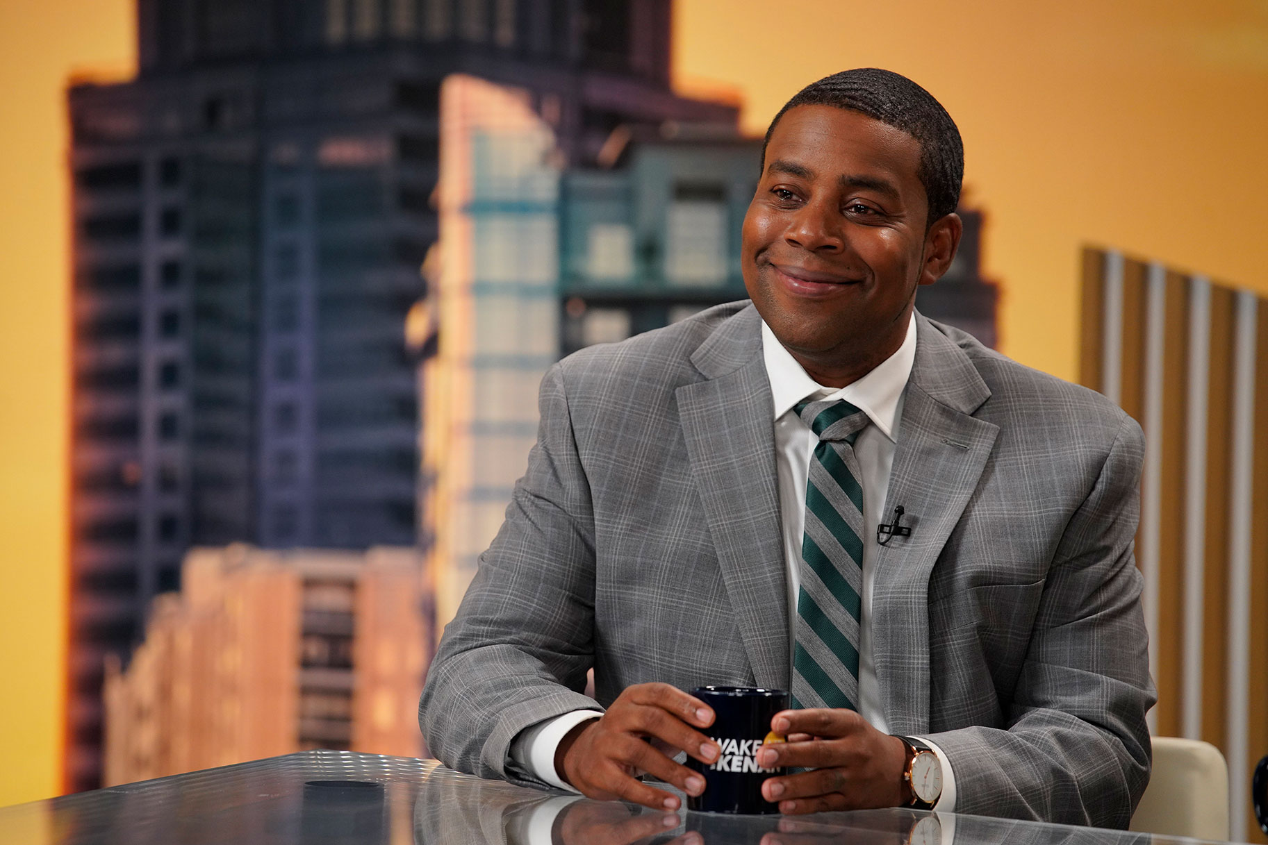 SNL's Kenan Thompson Will Host the 2022 Emmy Awards NBC Insider