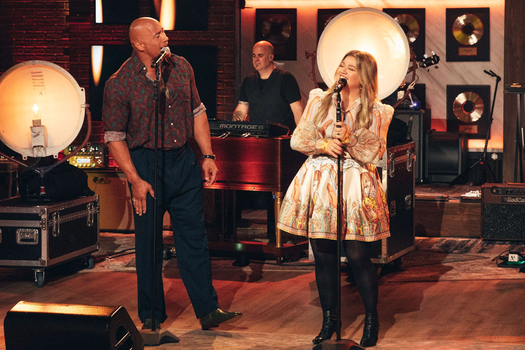 Dwayne Johnson and Kelly Clarkson Dueting