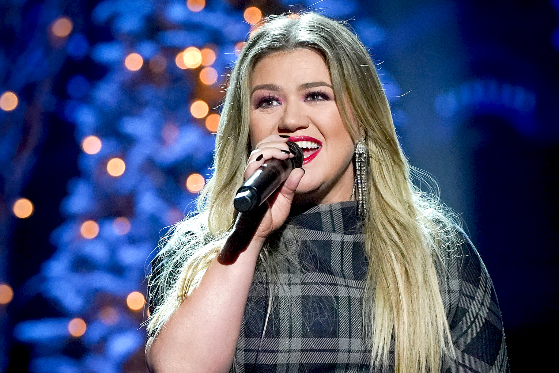 Kelly Clarkson's best Holiday Songs
