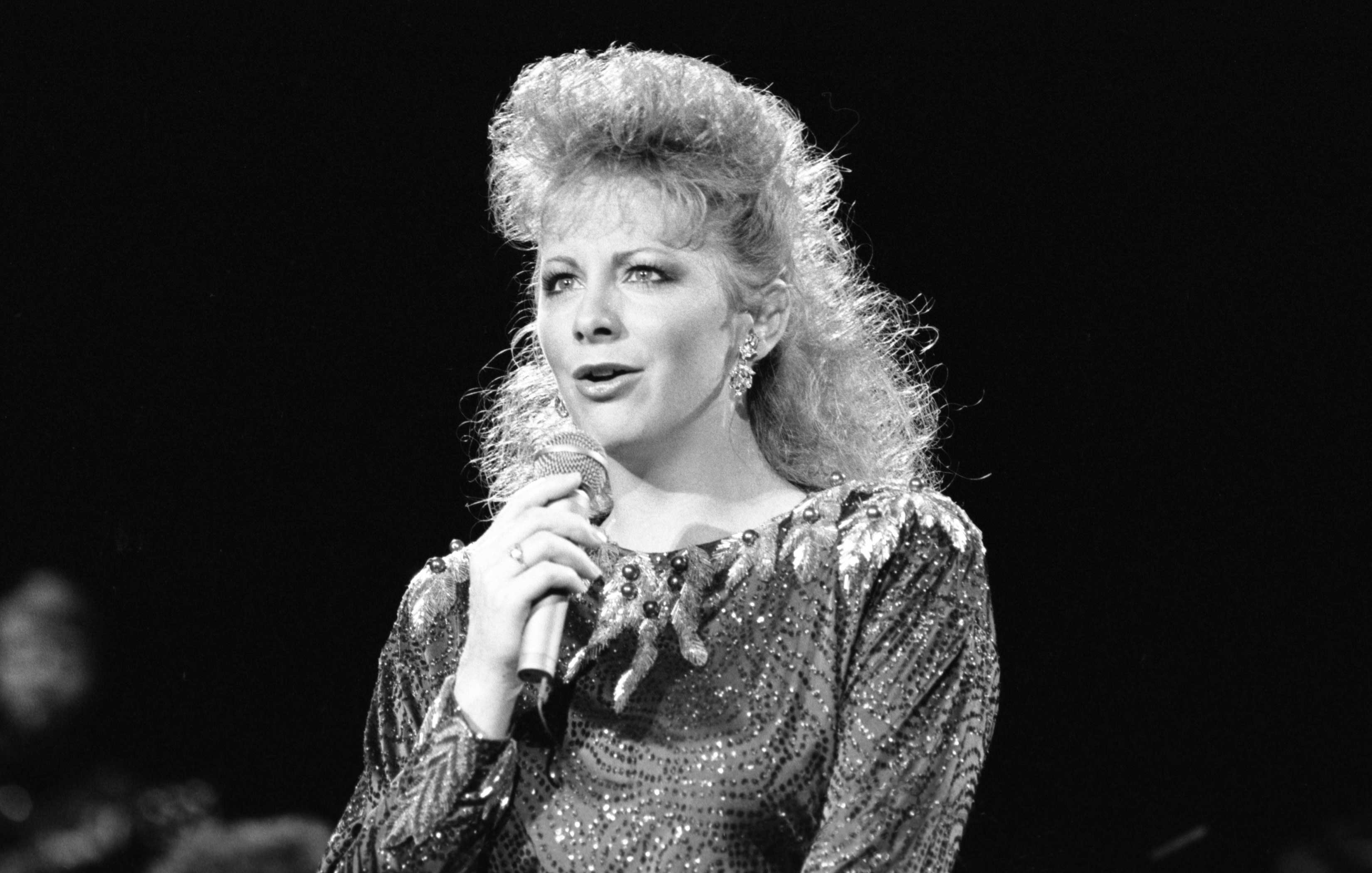 Reba McEntire's Iconic Hairstyles Through the Years - wide 5