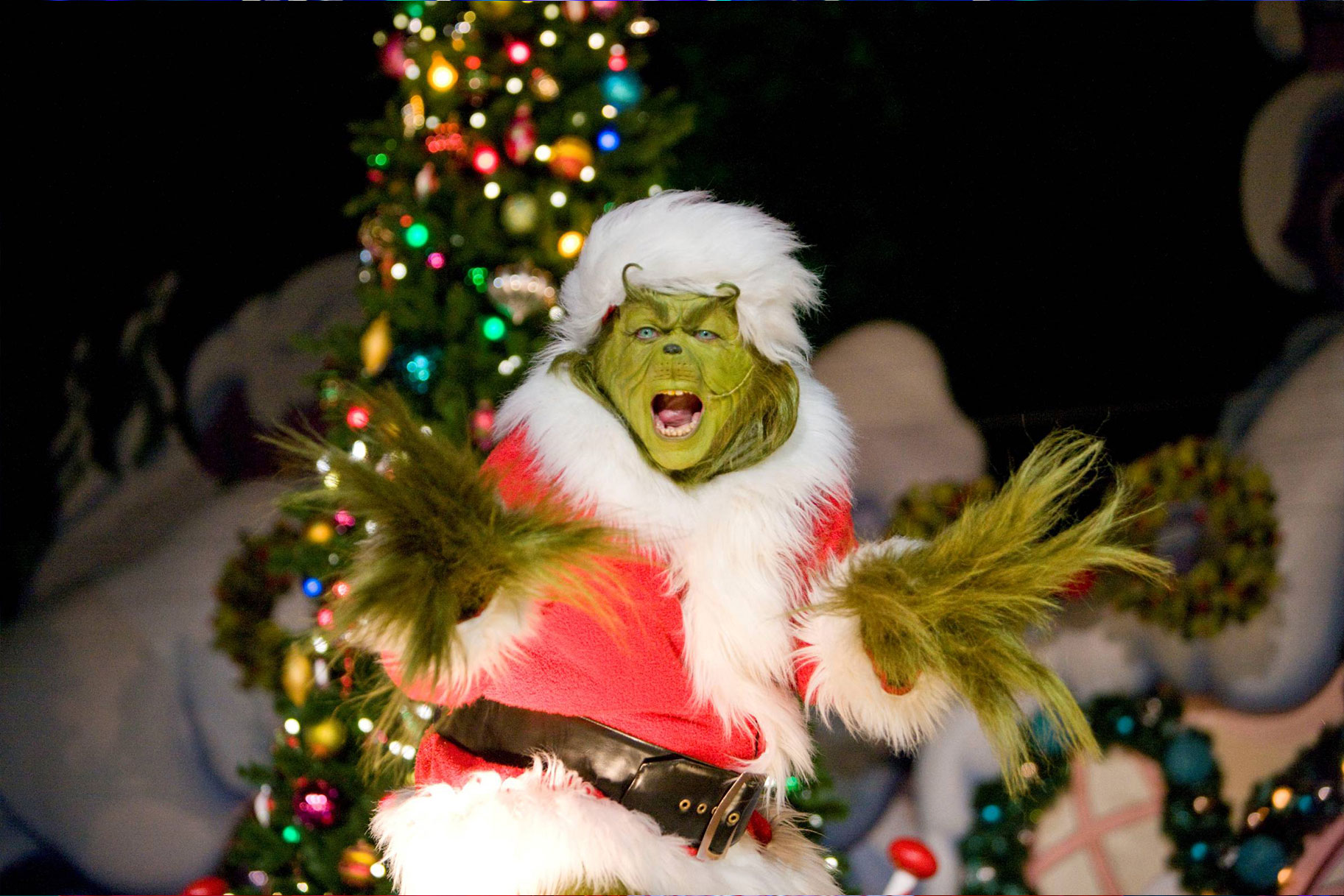 The Grinch performing suring the Holiday special at Universal Studios