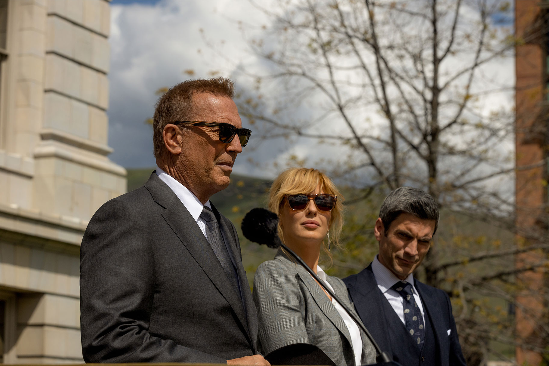 Kevin Costner suits up with Indians