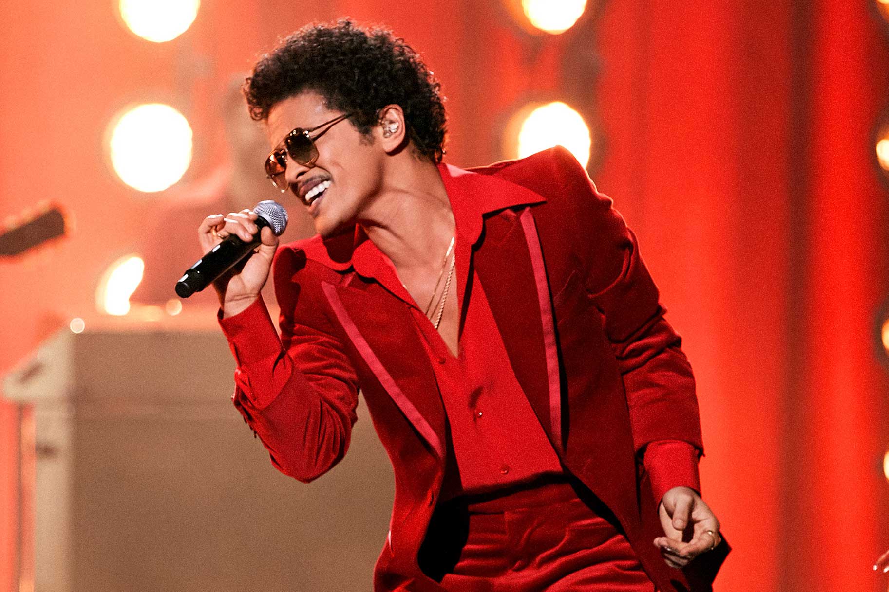 Bruno Mars' Impressions of Michael Jackson and Steven Tyler Are Making  People Lose Their Minds on TikTok