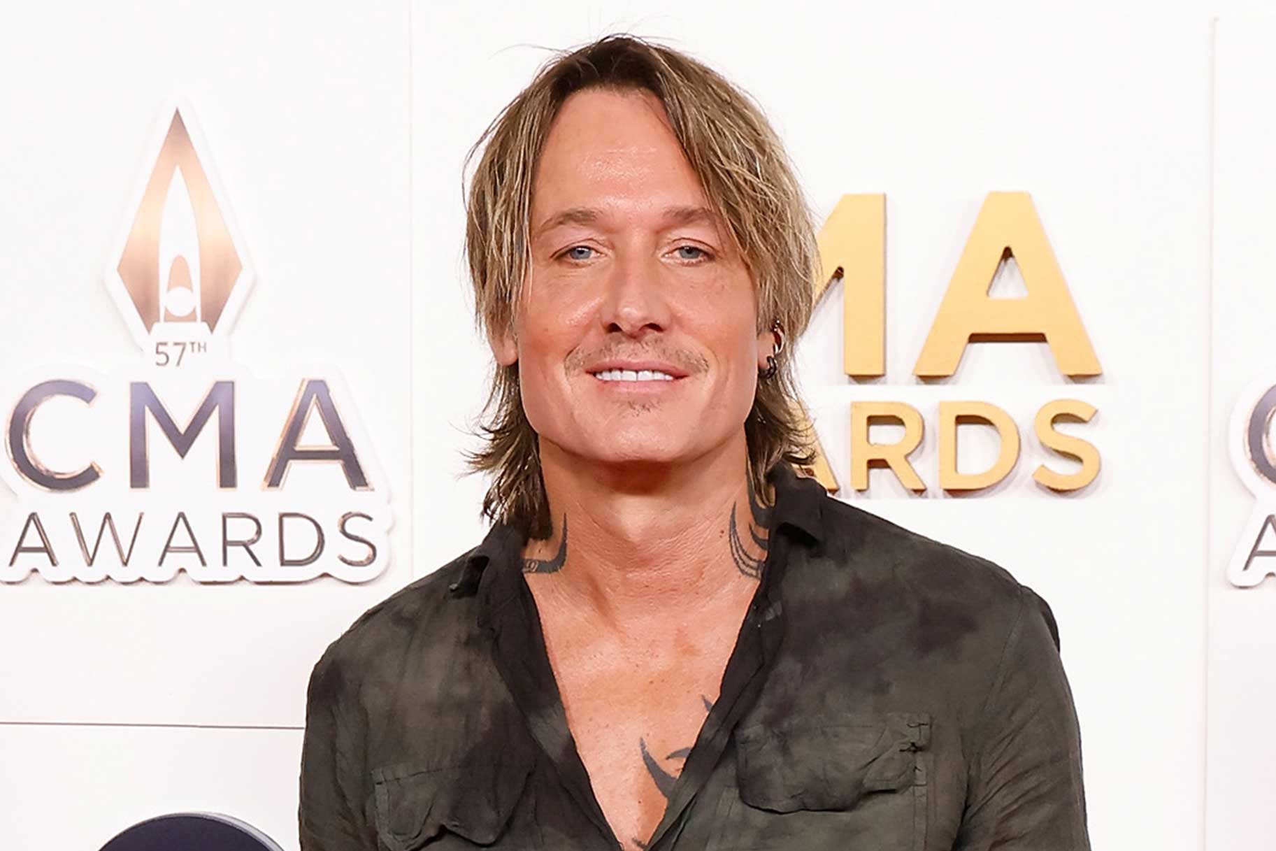 Keith Urban's Soulful, A Capella Version of The National Anthem Will Mesmerize You
