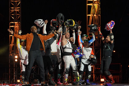 Agt Extreme Finale Alfredo Silvas Cage Riders