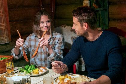 This Is Us Justin Hartley (Kevin), Jennifer Morrison (Cassidy) 605
