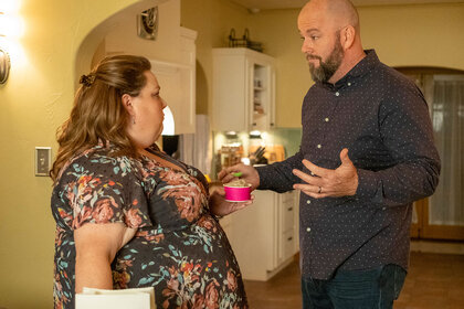 Kate (Chrissy Metz) and Toby (Chris Sullivan) talking on This Is Us