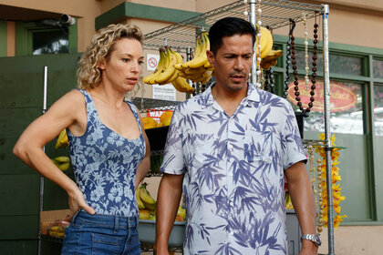 Jay Hernandez wearing an Aloha shirt on Magnum Pi