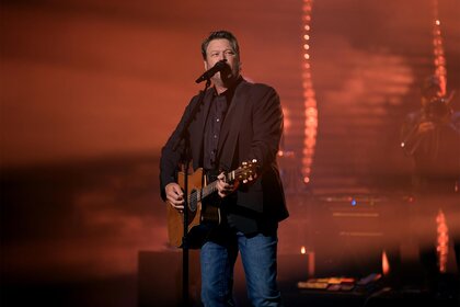 Blake Shelton performs on stage during the Peoples Choice Country Awards