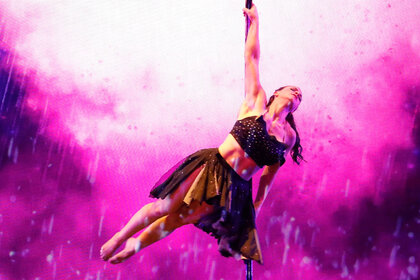 Kristy Sellars Delivers Her Best Pole Dancing Yet | NBC's AGT Finals 2022