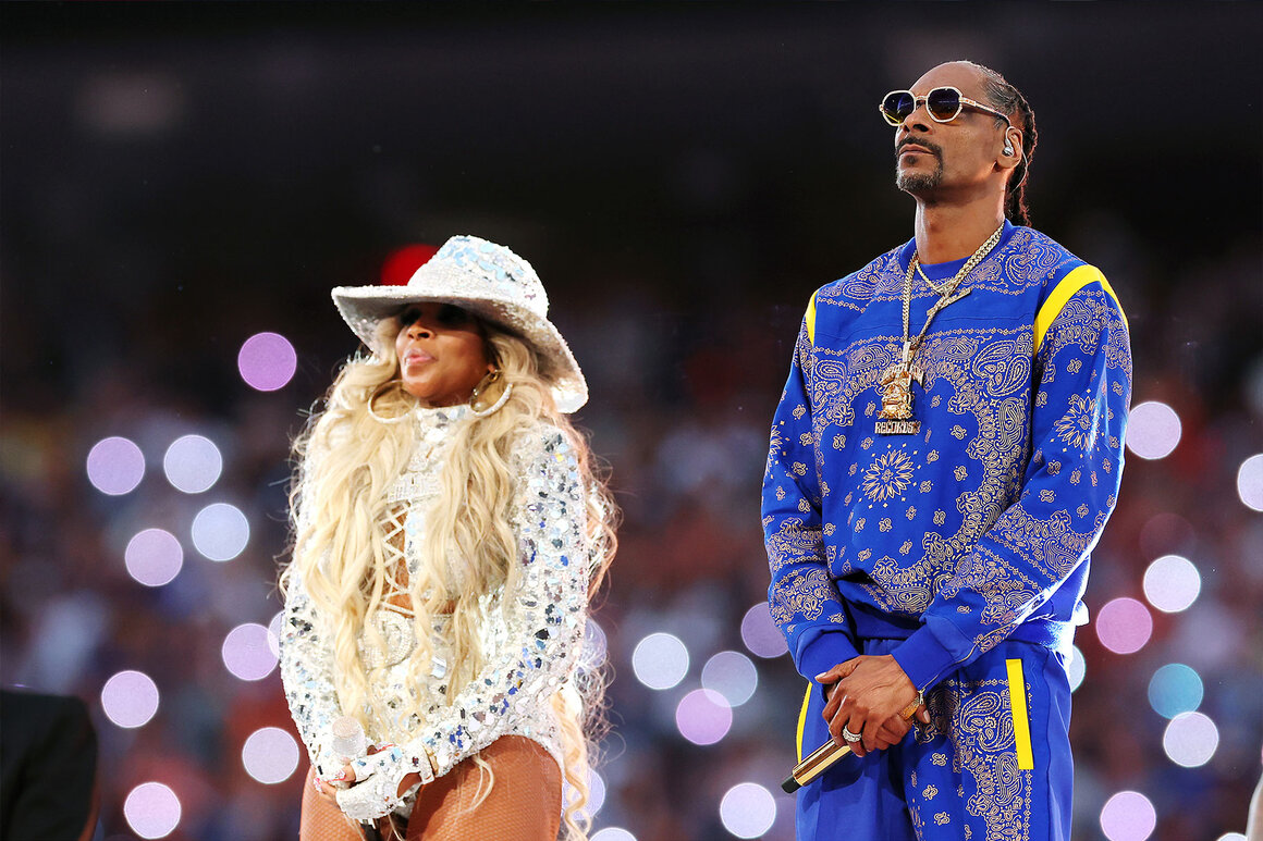 The 2022 Super Bowl Halftime Show Earns 5 Emmy Nominations