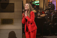 Rachel Mcadams introduces Renee Rapp on stage on Saturday Night Live Episode 1853