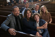 The Cast of Law and Order Svu sit in church pews on Law and Order SVU Episode 2501