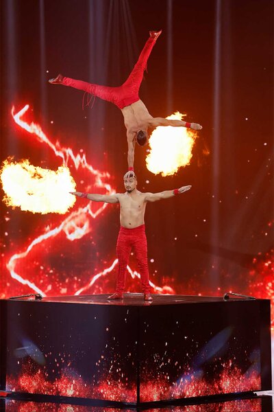 Vardanyan Brothers on stage on AGT: Fantasy League Episode 102