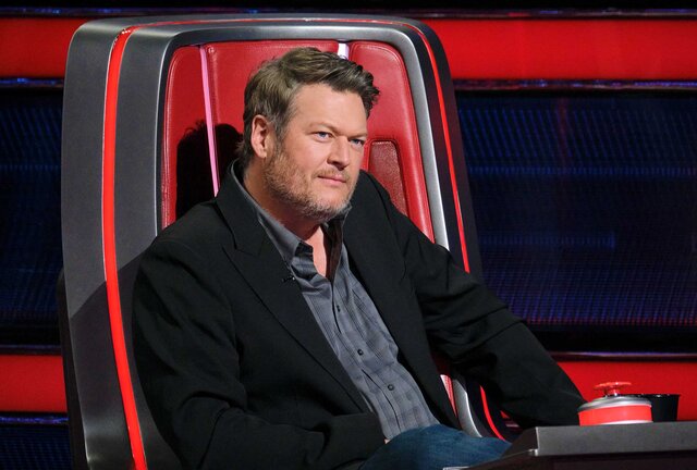 Blake Shelton in the judges chair.