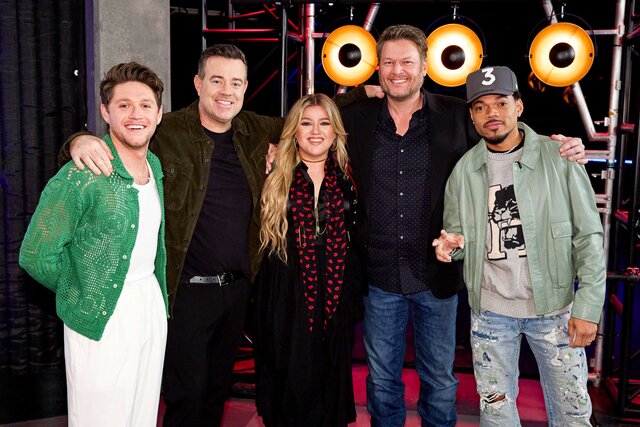 Niall Horan, Carson Daly, Kelly Clarkson, Blake Shelton, Chance the Rapper appear on The Voice.