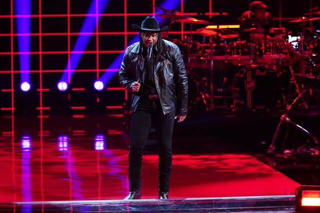 NOIVAS performs on The Voice- The Playoffs.