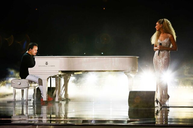 Kodi Lee plays piano and performs with Leona Lewis on America's Got Talent.