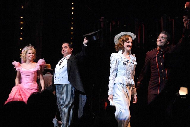 Lauren Graham, Oliver Platt, Kate Jennings Grant and Craig Bierko during curtain call of Guys & Dolls on Broadway.