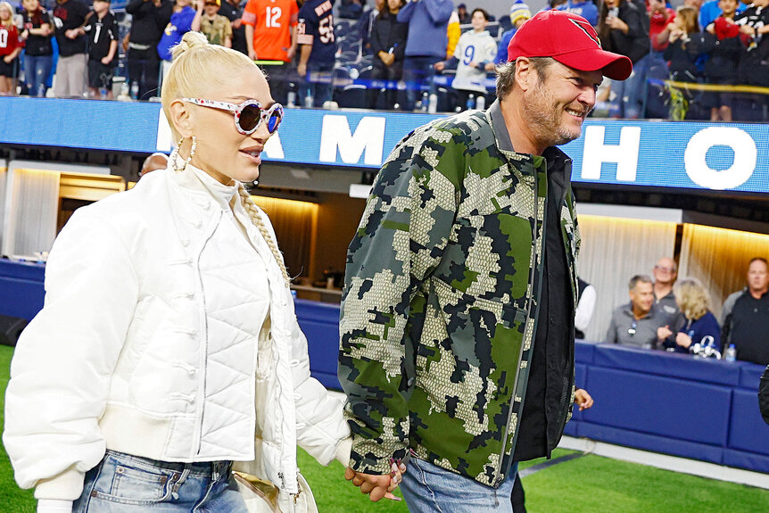 Gwen Stefani and Blake Shelton at a Cardinals Game