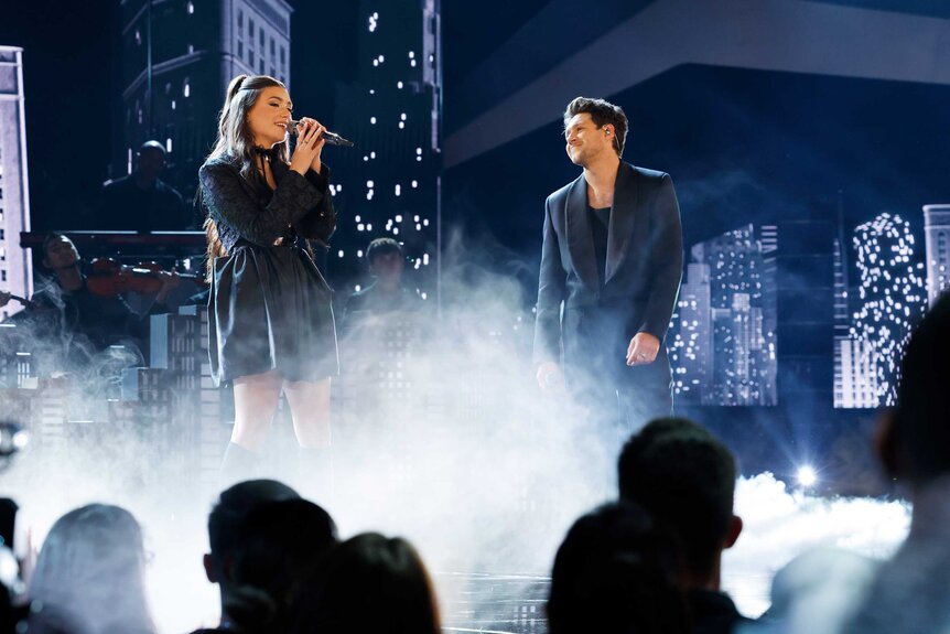 Gina Miles and Niall Horan performing on The Voice.