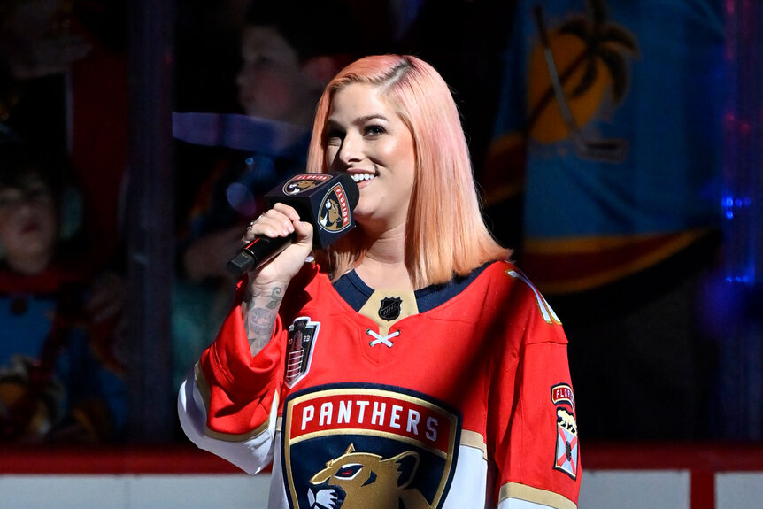 The Voice Cassadee Pope Stanley Cup