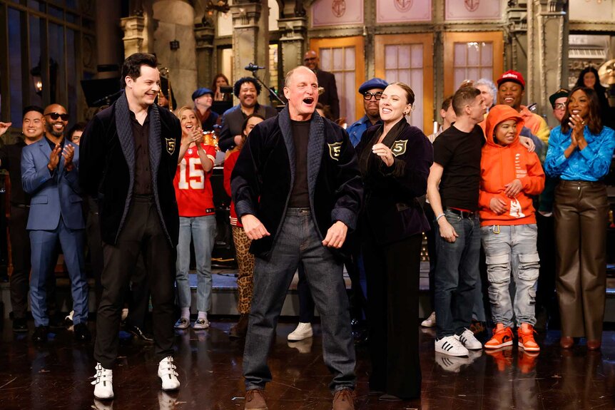 Jack White, Woody Harrelson, and Scarlett Johansson during Goodnights & Credits on Saturday Night Live.