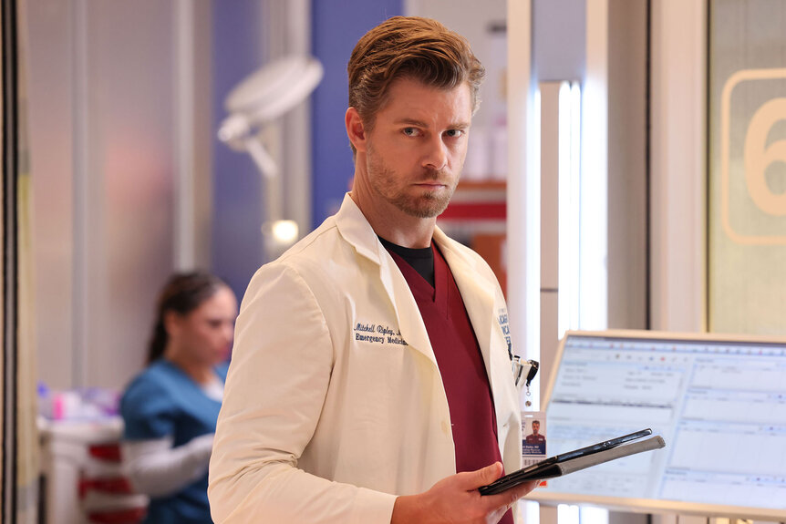 Mitch Ripley (Luke mitchell) appears in Season 9 Episode 3 of Chicago Med