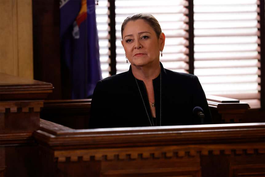 Lt Kate Dixon sits at the witness stand on Law And Order Episode 2303