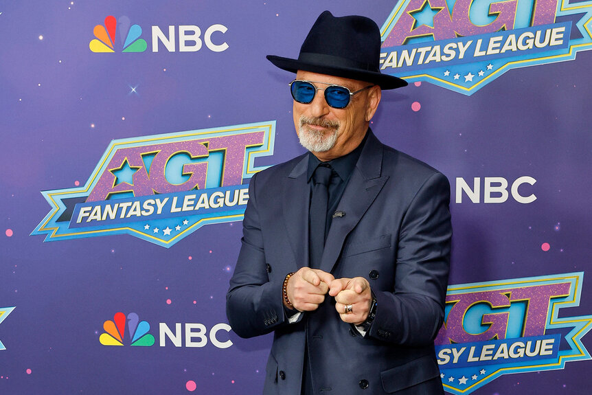 Howie Mandel poses on the red carpet of America’s Got Talent: Fantasy League