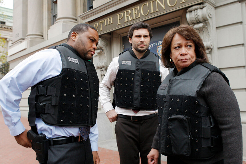 Anthony Anderson as Det. Kevin Bernard, Jeremy Sisto as Det. Cyrus Lupo, AND S. Epatha Merkerson as Lt. Anita Van Buren in Law & Order