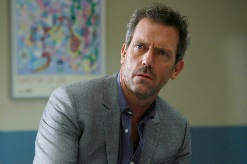 House wears a grey jacket on House Episode 514