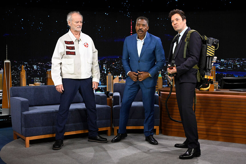 Bill Murray & actor Ernie Hudson stand with host Jimmy Fallon