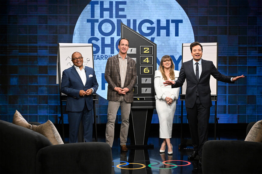 Peyton Manning Mike Tirico and Kelly Clarkson on The Tonight Show Starring Jimmy Fallon episode 1938