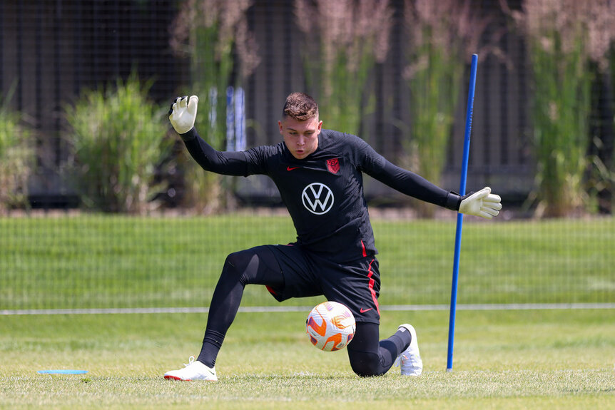 Gabriel Slonina blocks the ball during a United States training session