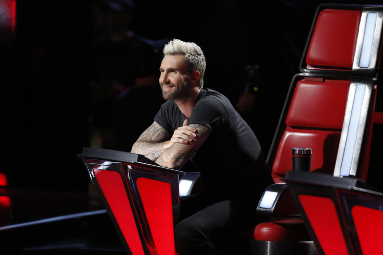 Adam Levine Debuts Blue Hair on 'The Voice' Finale - wide 4